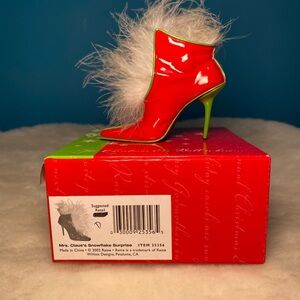 Just the Right Shoe Collection by Raine 2002 Mrs. Claus's Snowflake Surprise